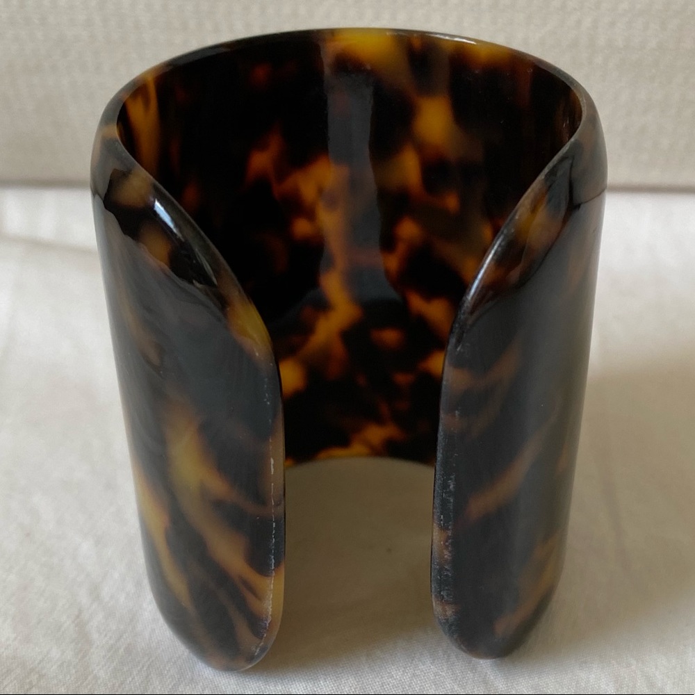 Tory Burch Logo Resin Tortoise Cuff Bracelet Gem